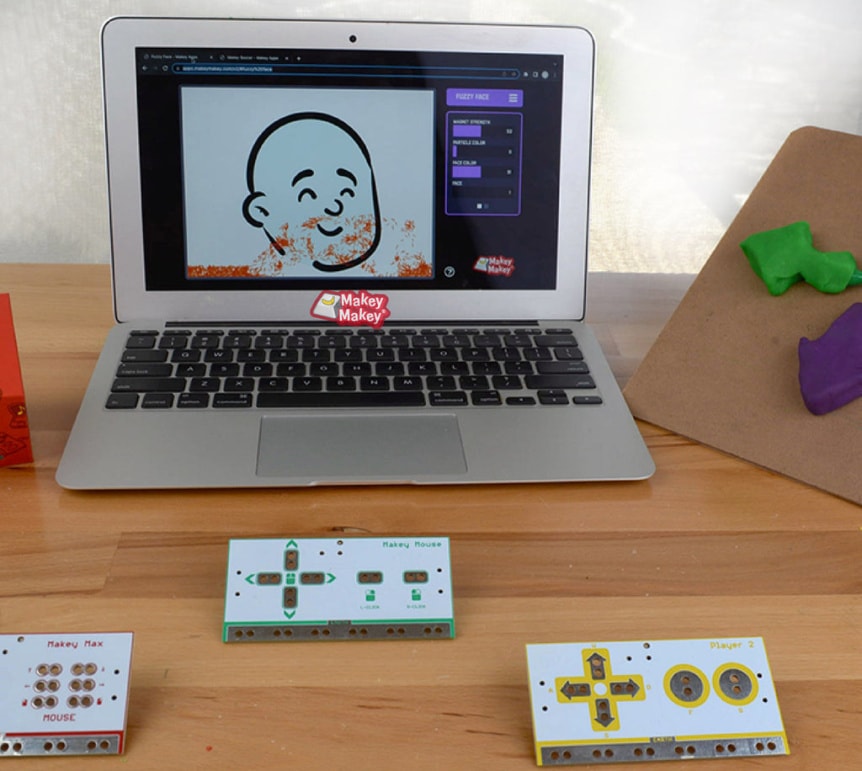 Makey Makey Backpack Bundle příklad použití